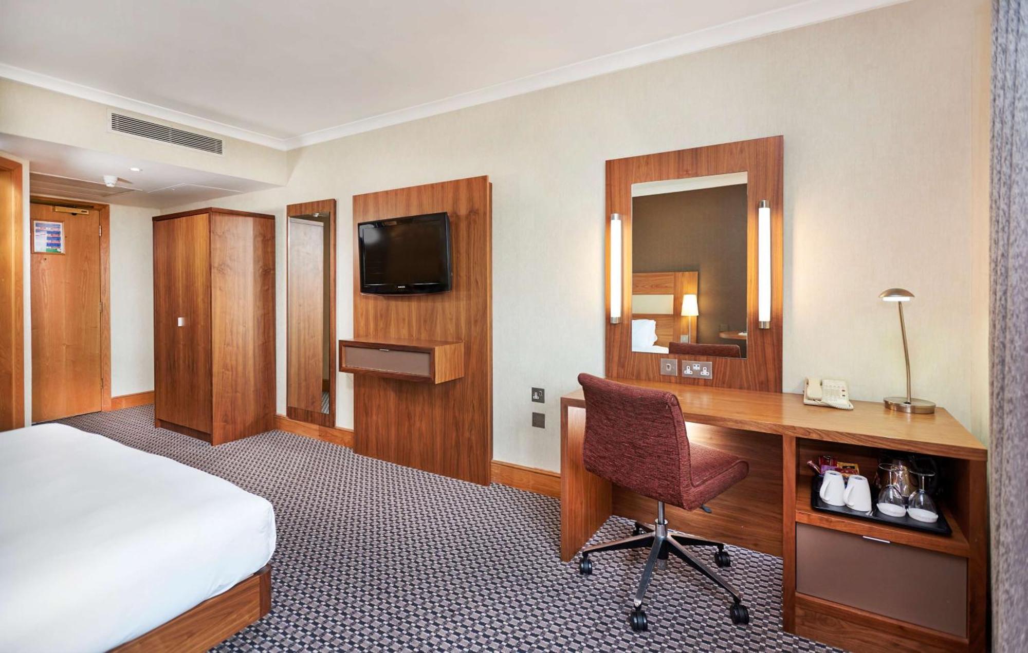 King Guest Room,1552607992:JPEG
