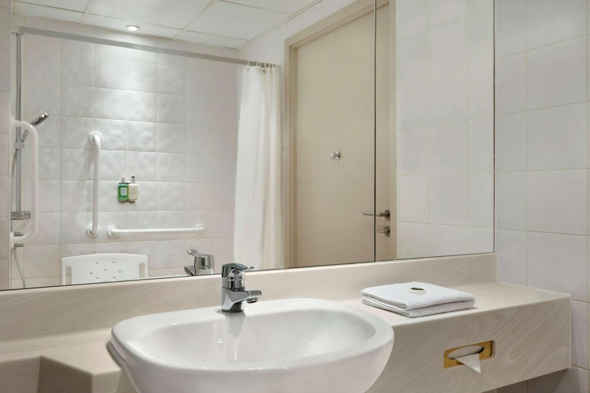 Twin Room Disability Access Non-Smoking